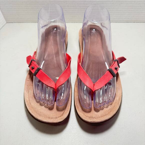 UGG PINK LEATHER ADJUSTABLE FLIP FLOPS SZ 8 - Picture 1 of 7